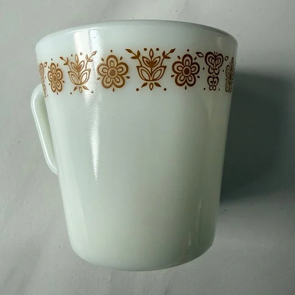 Pyrex Vintage Butterfly Gold milk glass coffee mug D handle - Picture 3 of 5